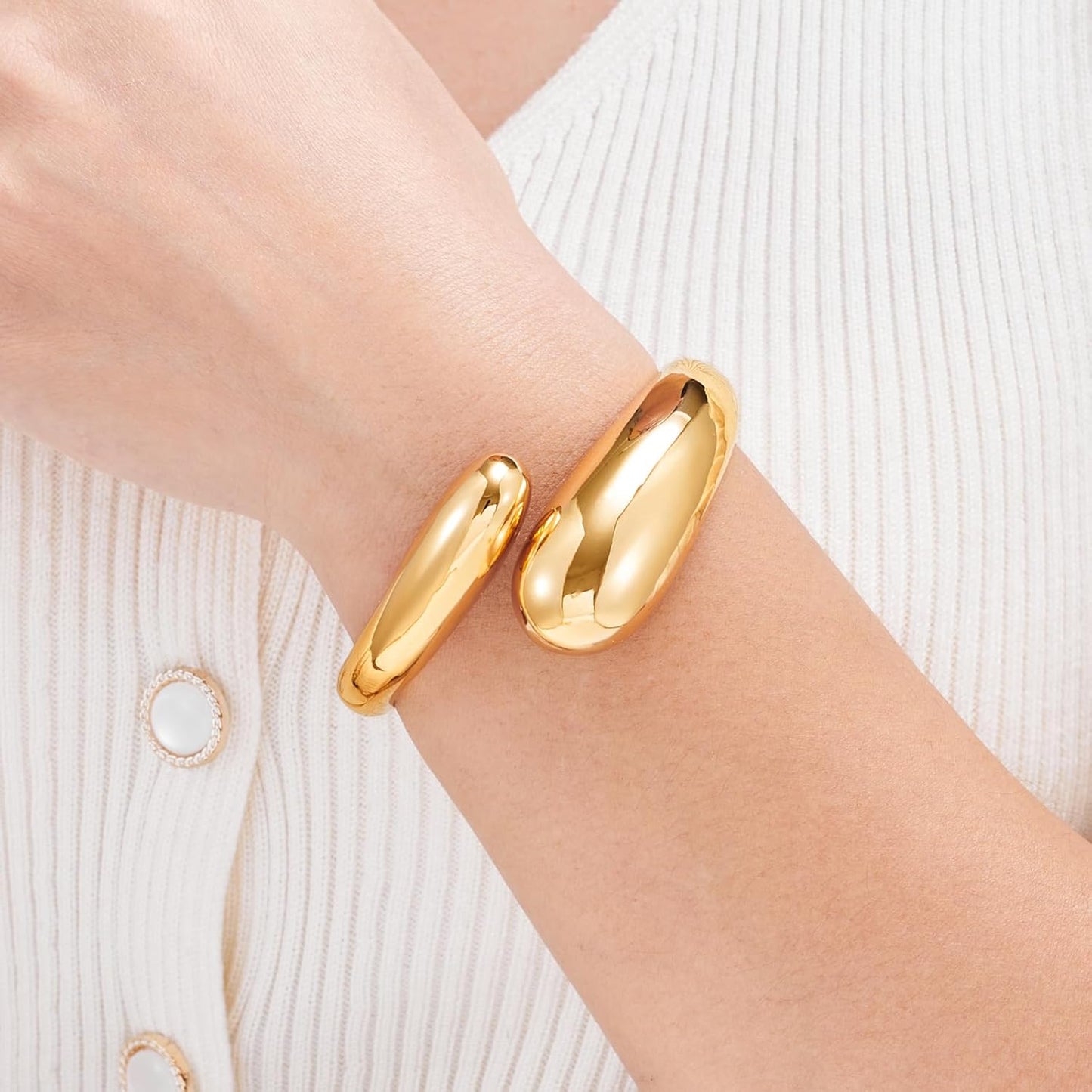 Chunky Gold Chain Bangle Bracelet – Fashion Hinge Cuff for Women | Bold, Elegant & Easy to Wear
